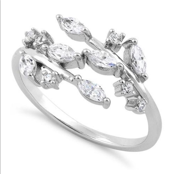 925 Sterling Silver Ring - Picture 2 of 6